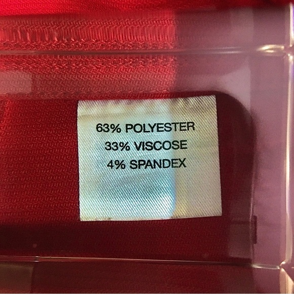 VIBRANT RED ST. JOHN COAT IN LIKE NEW CONDITION - Picture 4 of 9